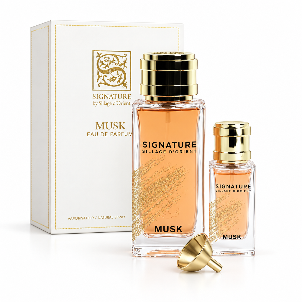 Signature by Sillage d’Orient Musk Intense Simplicity Eau de Parfum set with box, travel spray and funnel on a white background