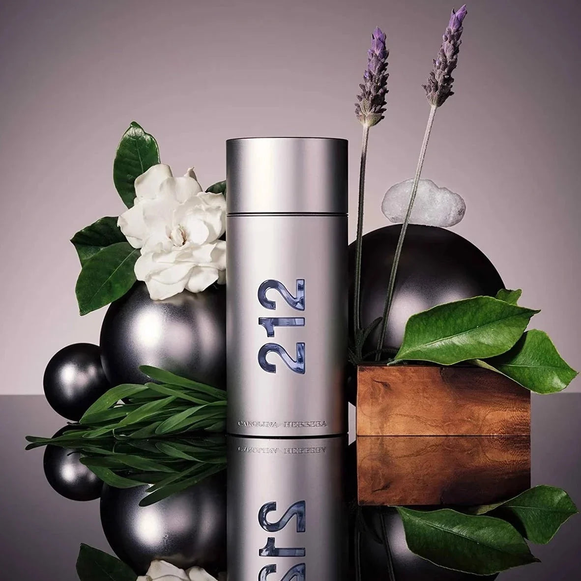 Carolina Herrera 212 NYC Men Eau de Toilette